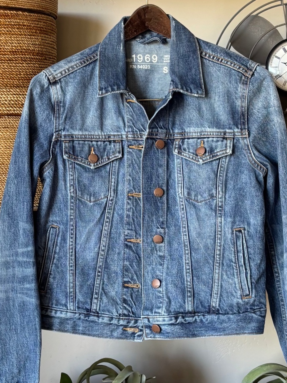Gap Kids Distressed Jeans Jacket Small